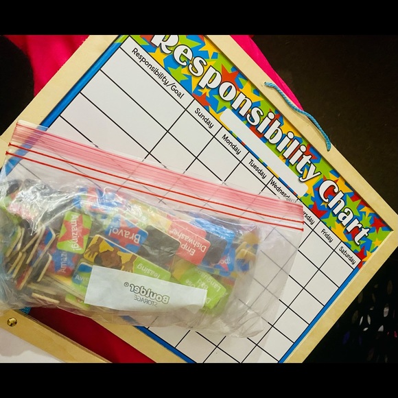 Melissa & Doug Responsibility Chart with Magnets and Bonus Dry Erase Markers - Picture 7 of 12